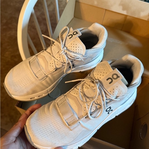 On Running White Athletic Shoes - Picture 2 of 3